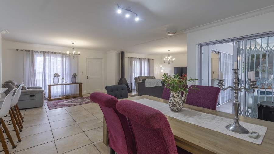 3 Bedroom Property for Sale in Sunningdale Western Cape